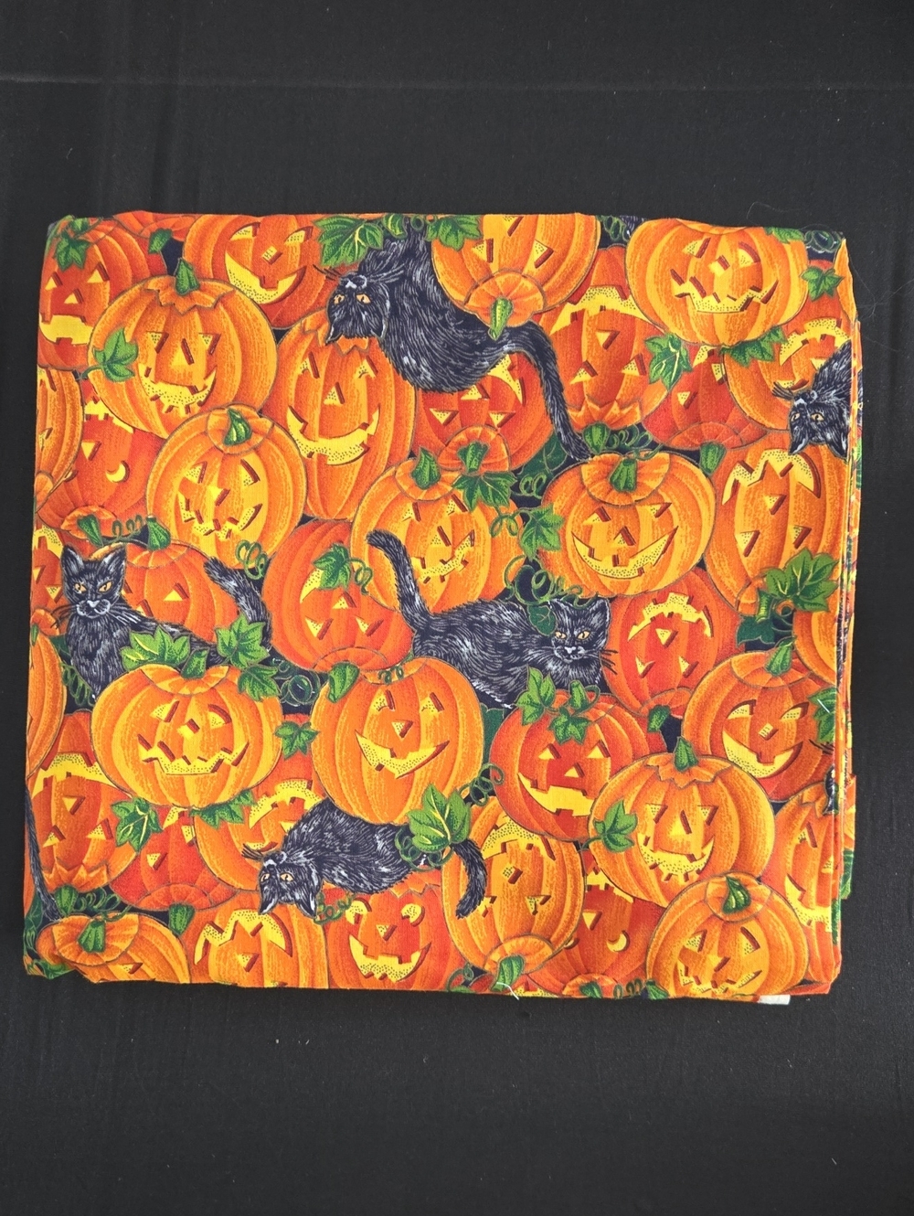 🎃🎃🎃Halloween Pmpkn & Blk Cat Joan Messmore for VIP Cranston Print Works 5 Yd